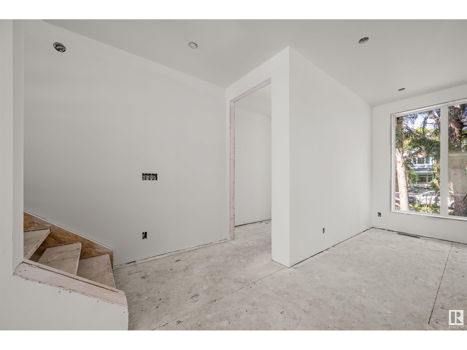 9315 94 ST NW