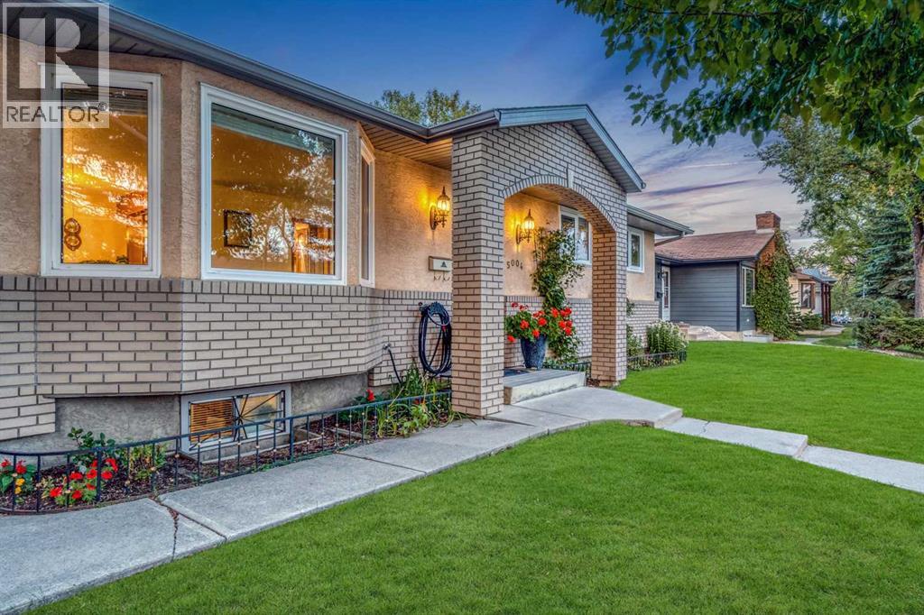 5004 Rundleview Road NE