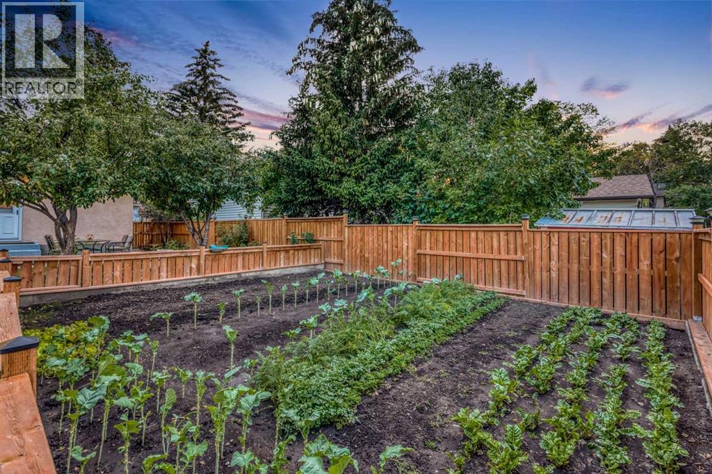 5004 Rundleview Road NE