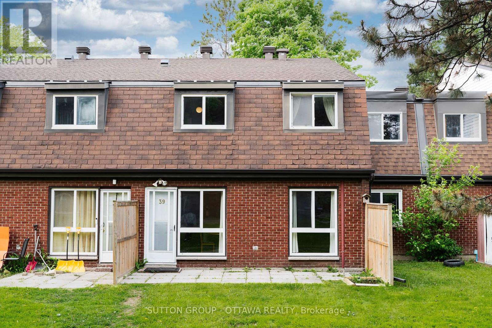 39J - 1958 JASMINE CRESCENT