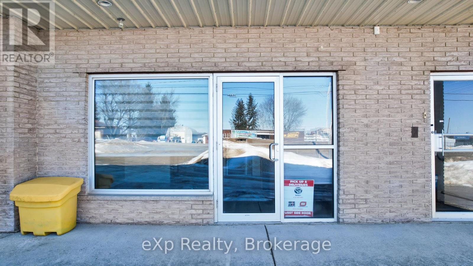 1 - 1583 BRUCE ROAD 4