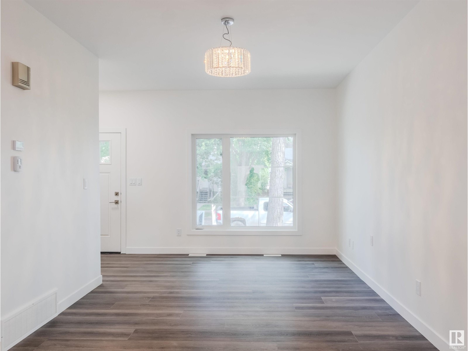 10947 73 AV NW
