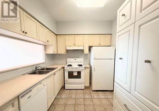 PH7 - 1700 EGLINTON AVENUE E