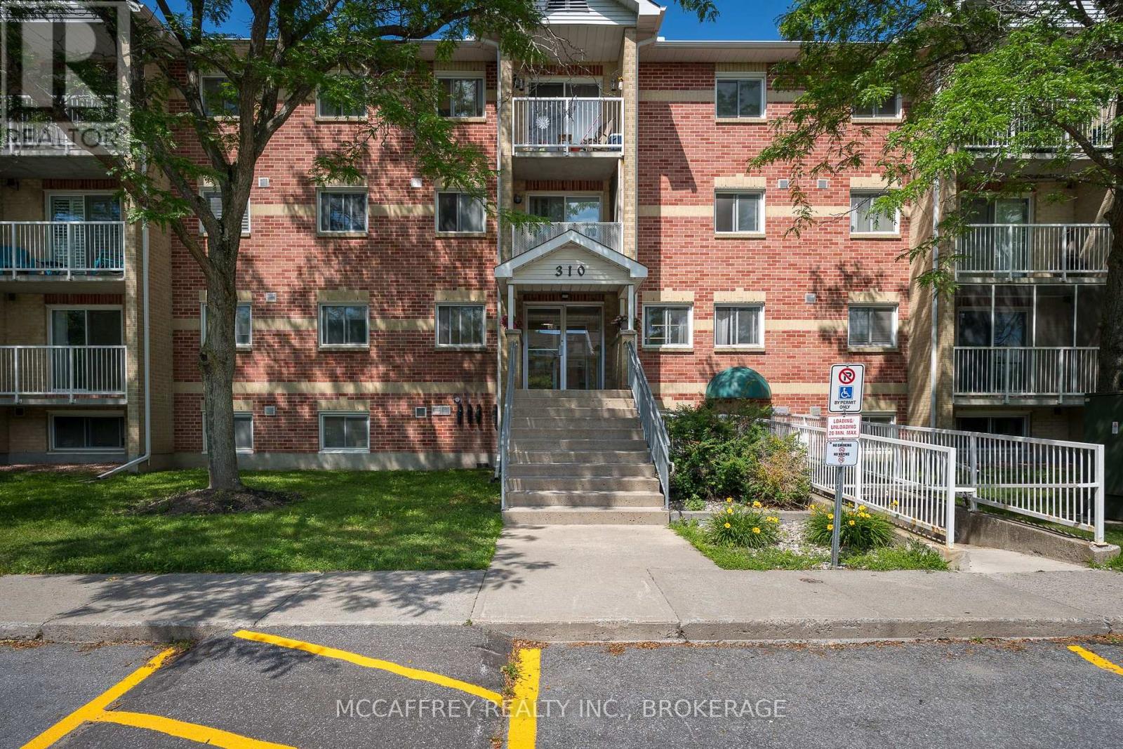 Photo 1 of 39 — 103 - 310 KINGSDALE AVENUE Unit 103, Kingston (East Gardiners Rd), ON K7M8S1