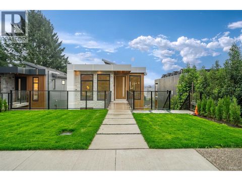 971 ADDERLEY STREET North Vancouver BC V7L1T2