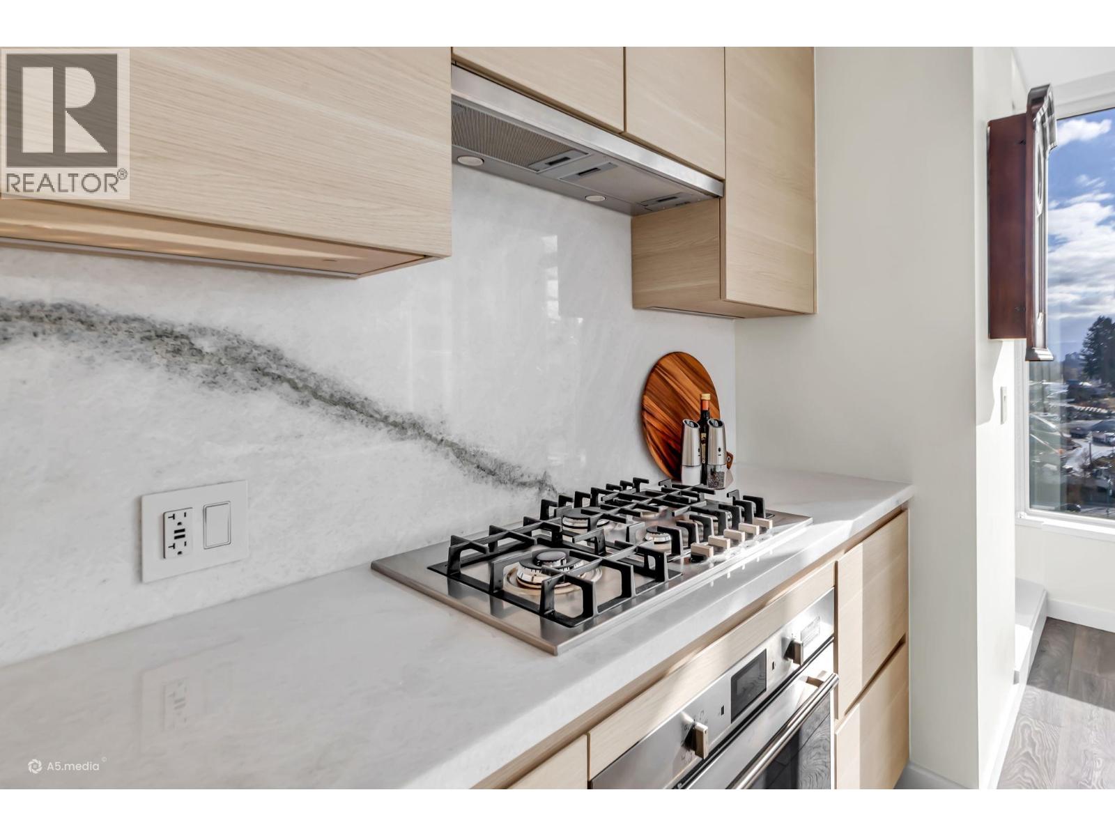 1404 305 MORRISSEY ROAD