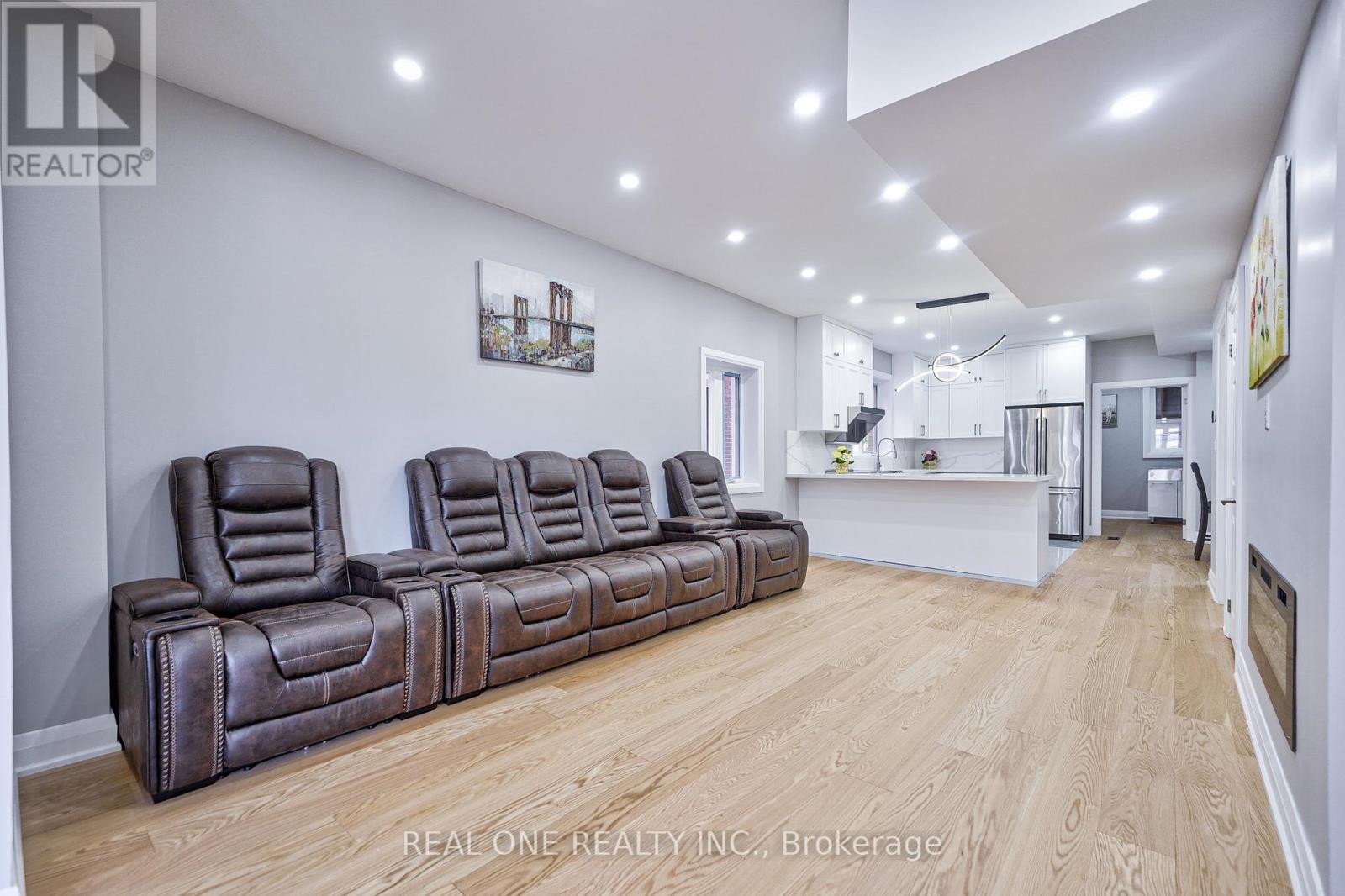 157 GLENHOLME AVENUE