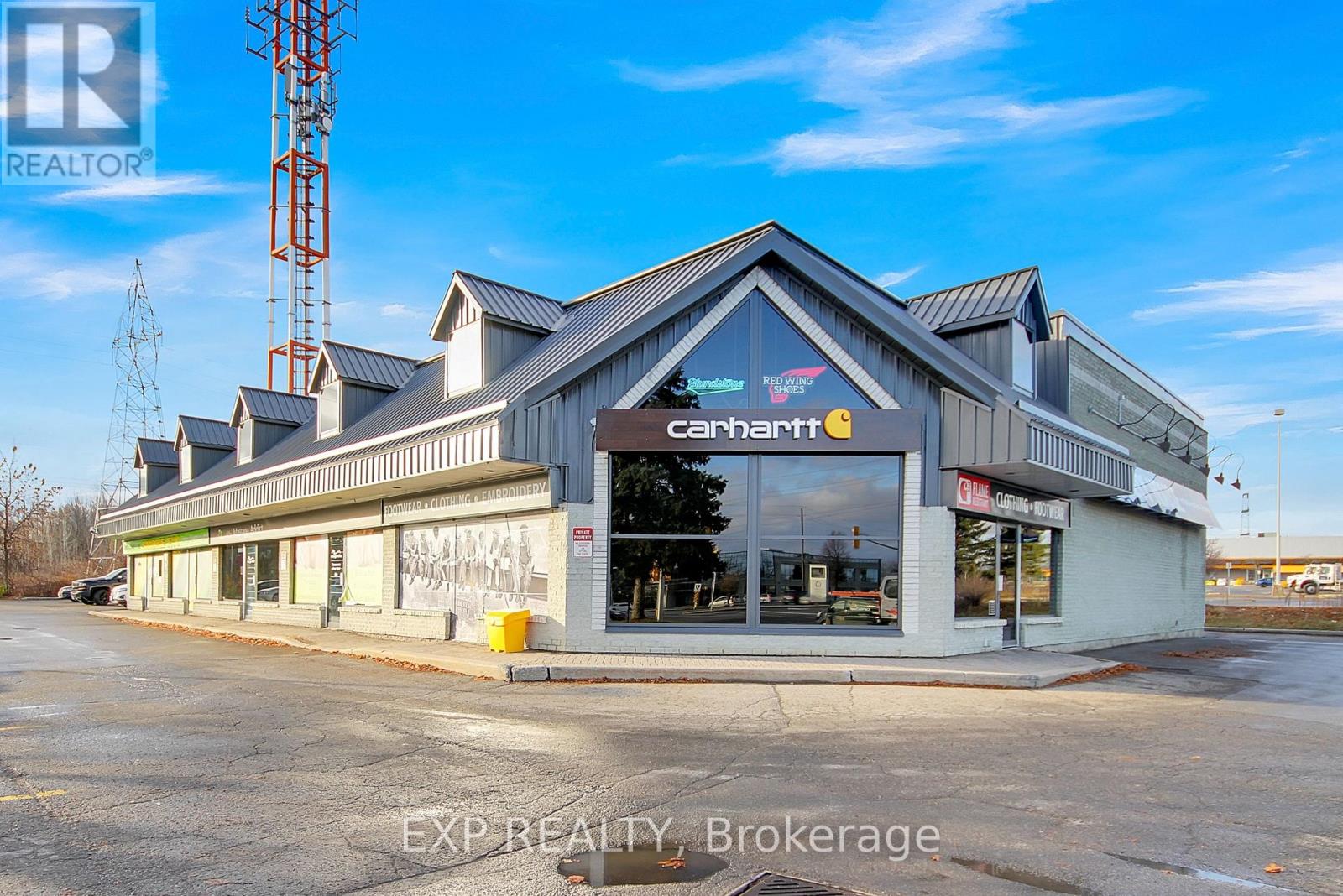595 WEST HUNT CLUB ROAD