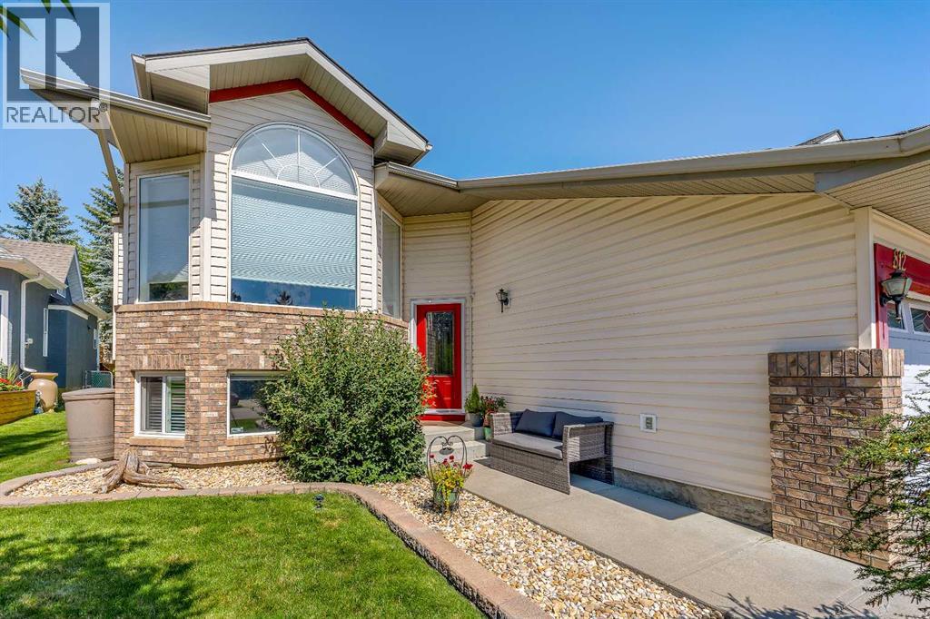 812 Diamond Court SE