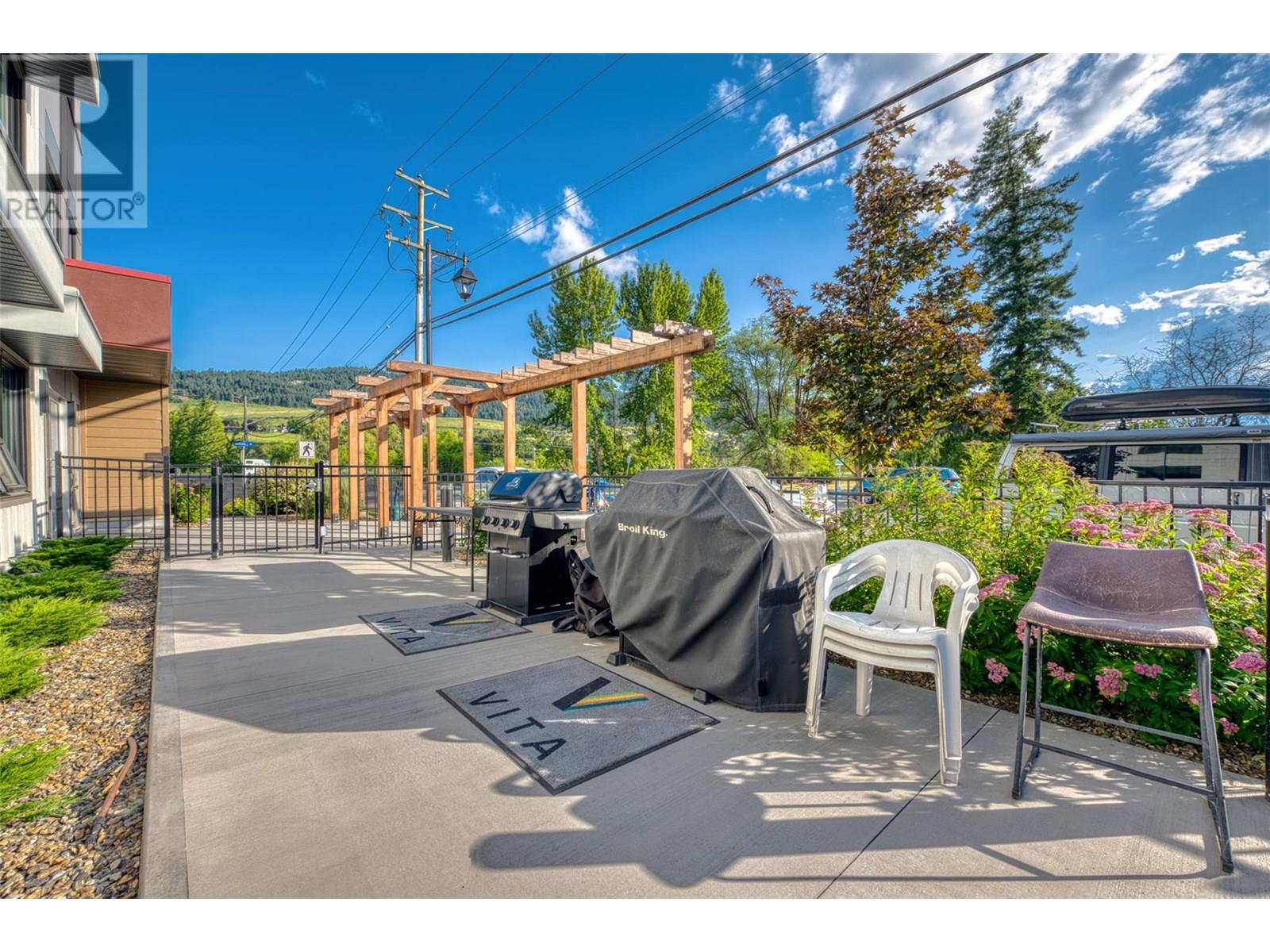 2555 Lakeshore Road Unit# 215