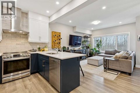 132 Crestridge Common SW Calgary AB T3B6J5