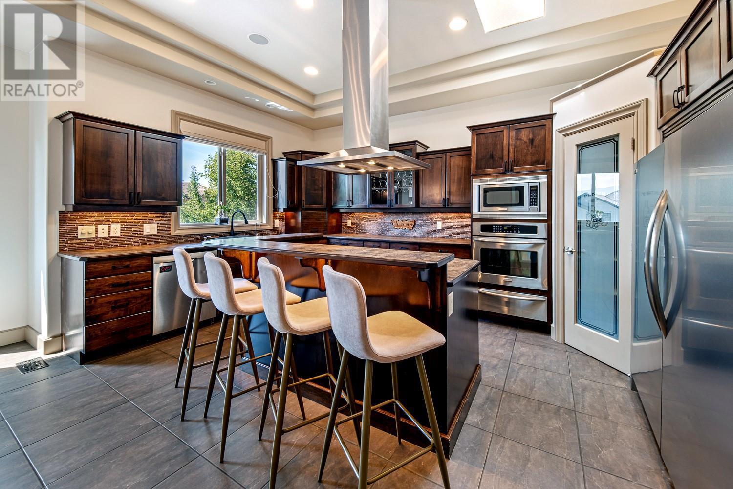 1125 Henderson Drive