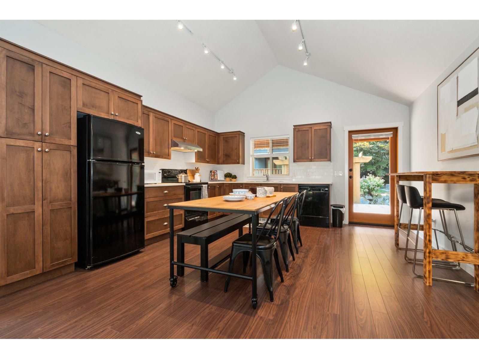 1835 CHERRY TREE LANE|Cultus Lake South