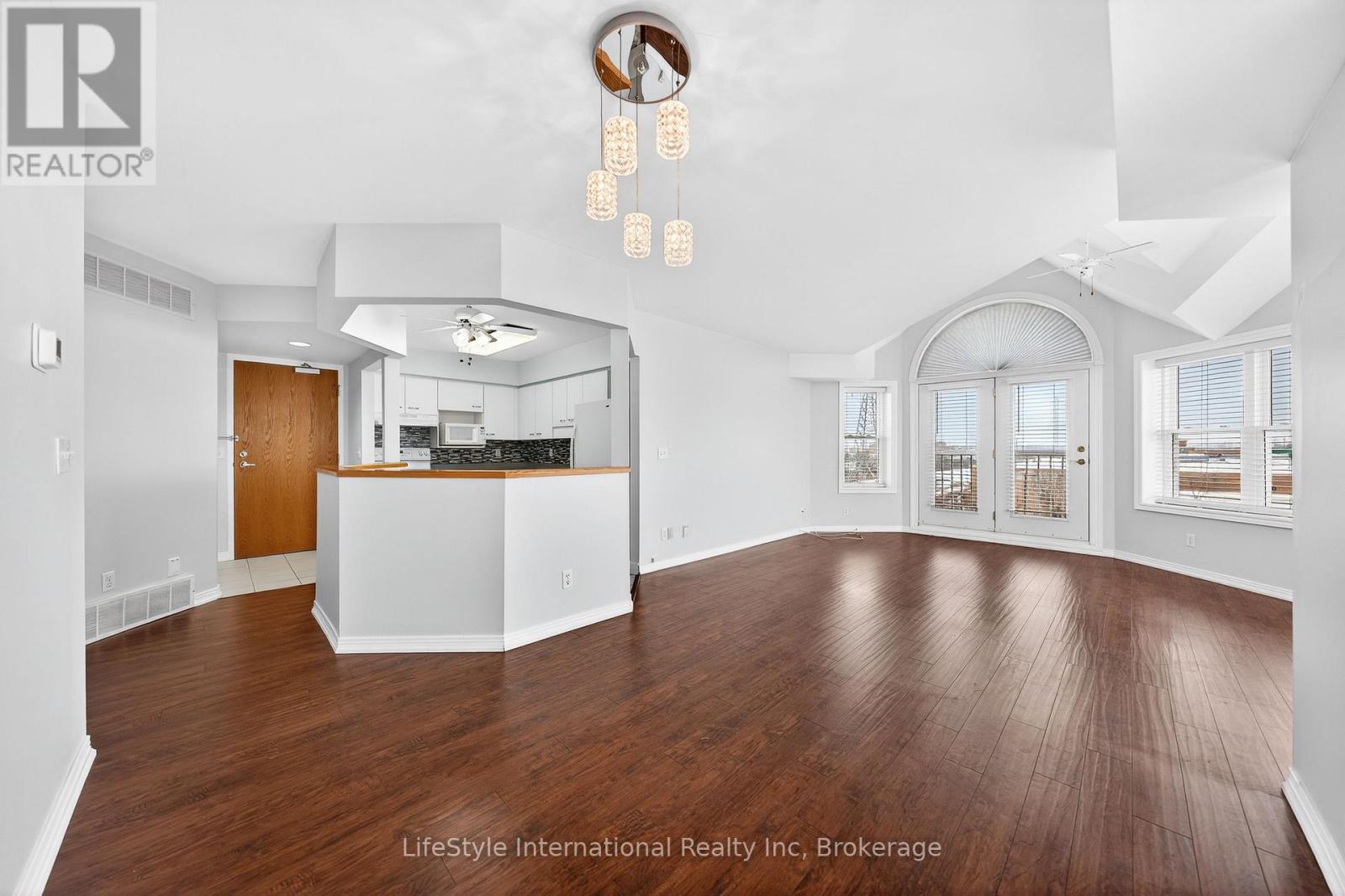 306 - 208 SILVERCREEK PARKWAY N