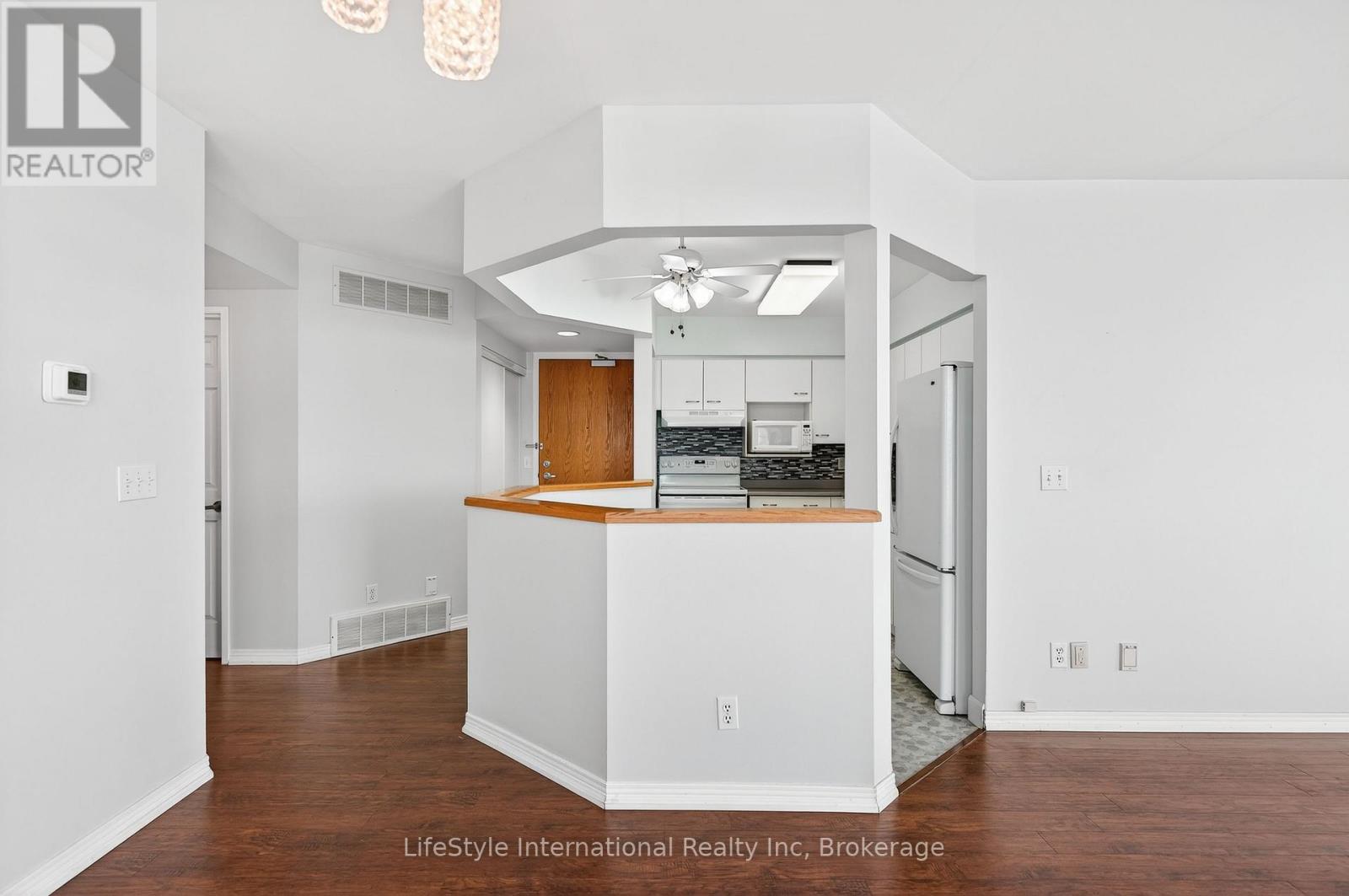 306 - 208 SILVERCREEK PARKWAY N