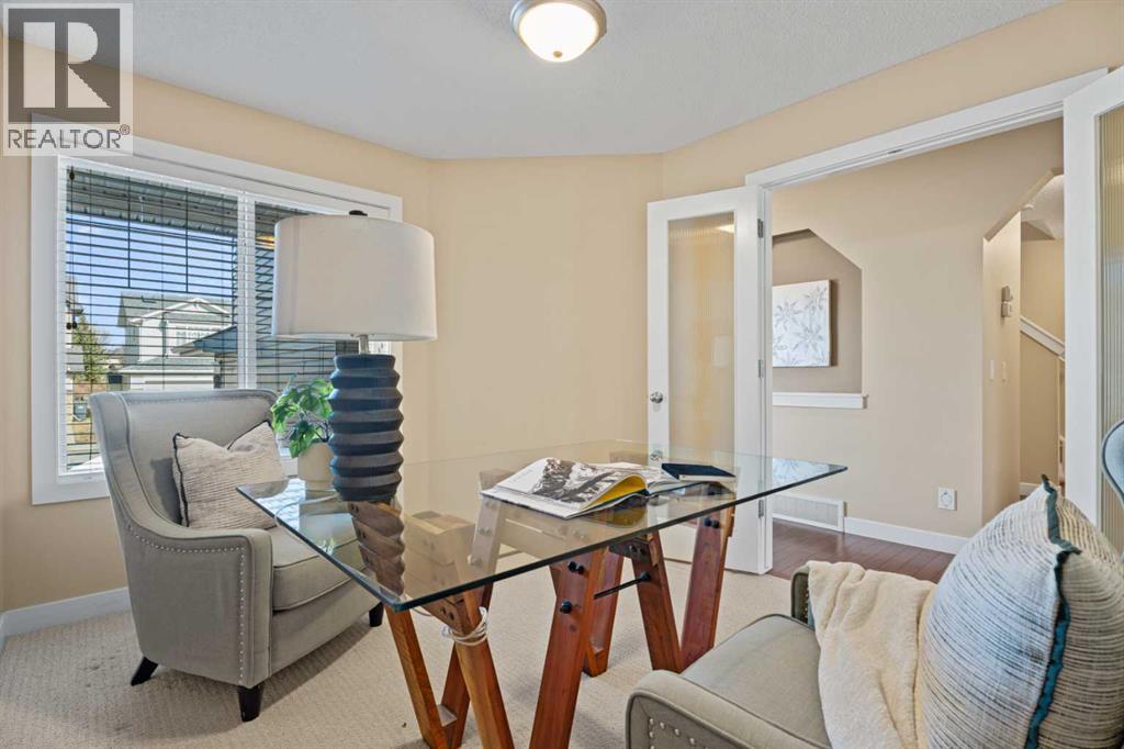 17 Drake Landing Crescent