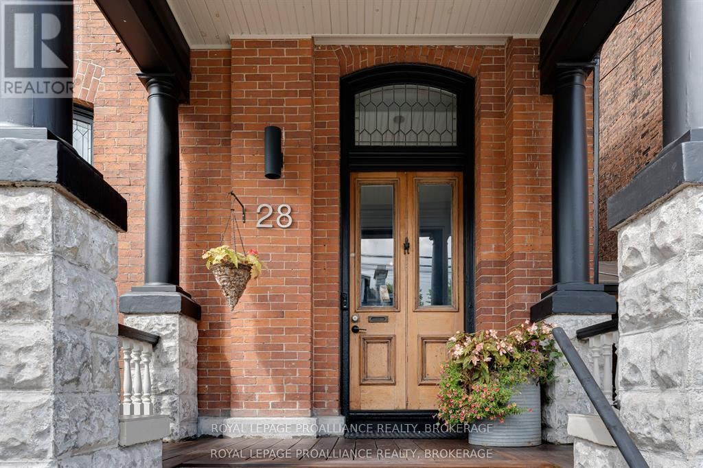 28 WELLINGTON STREET