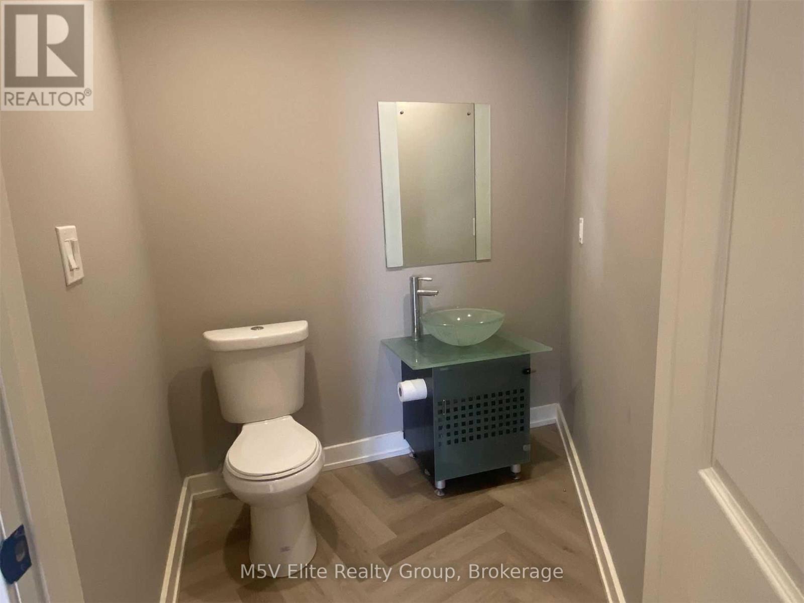 15 - 250 REGINA ROAD