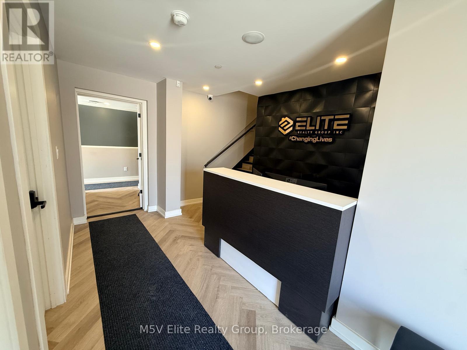 15 - 250 REGINA ROAD