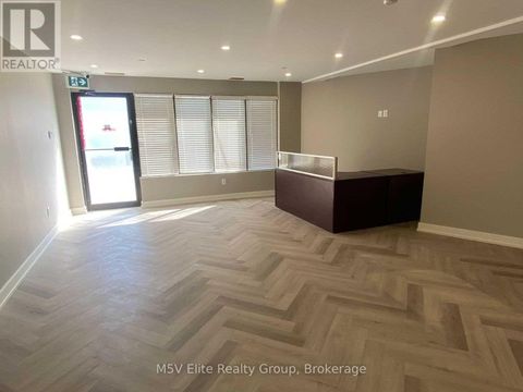 15 - 250 REGINA ROAD Vaughan (West Woodbridge Industrial Area) ON L4L8N2