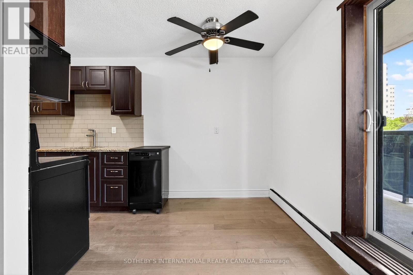 103 - 81 CHARLTON AVENUE E