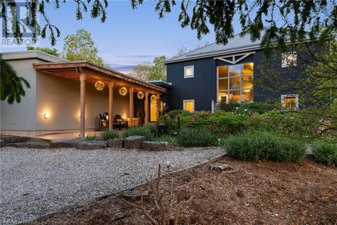 364 ROBINSON Road Brantford ON N3T5L7