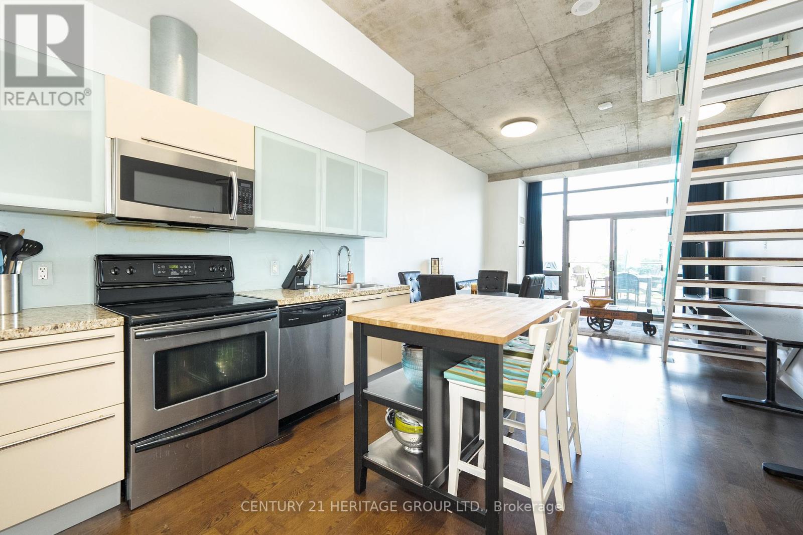 607 - 33 MILL STREET