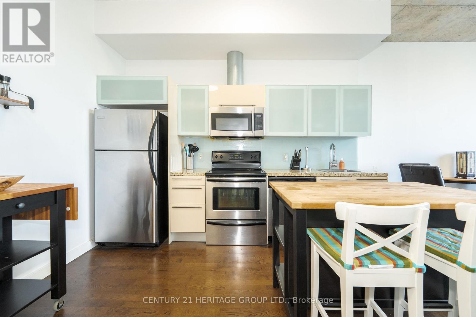 607 - 33 MILL STREET