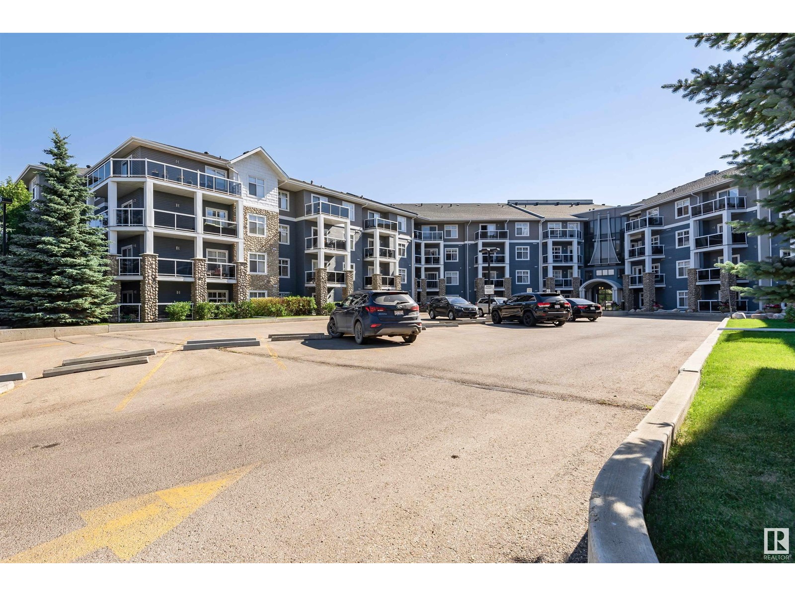 #413 16035 132 ST NW