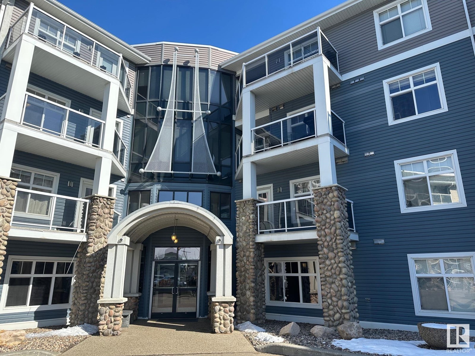 #413 16035 132 ST NW