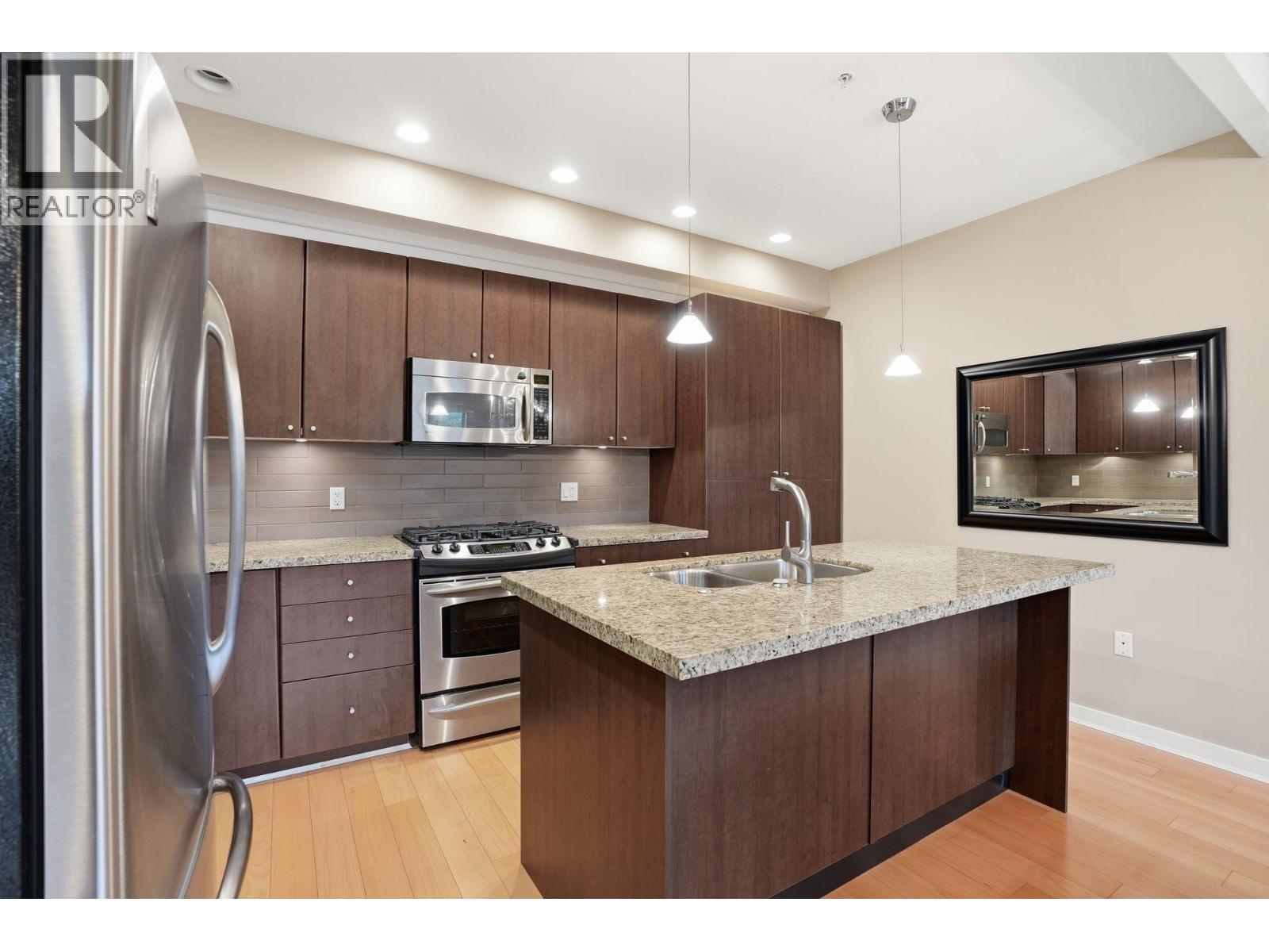 3 1863 WESBROOK MALL