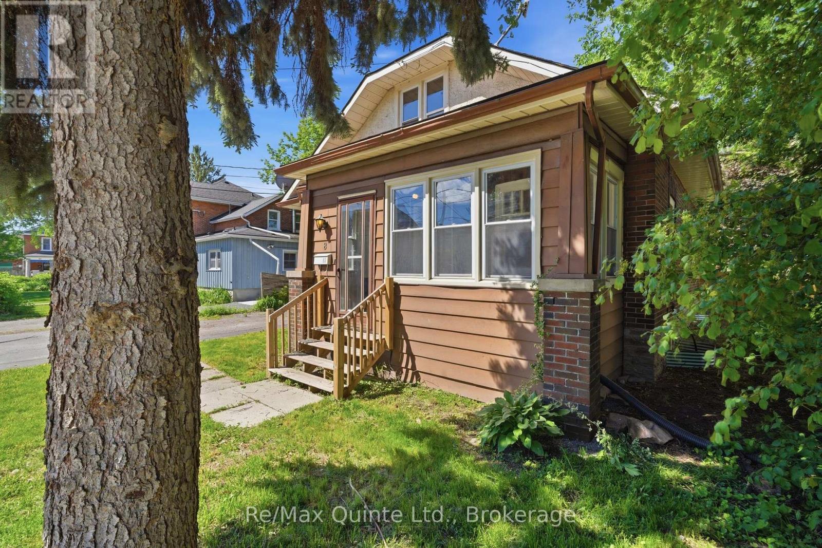 8 DUNBAR STREET