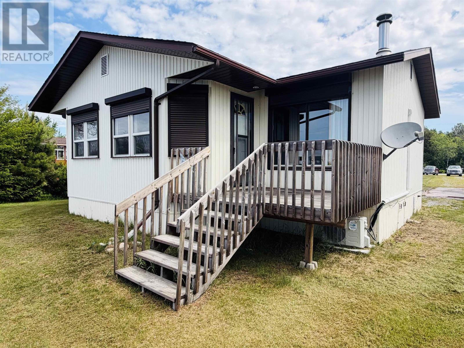 224 Lakeshore DR