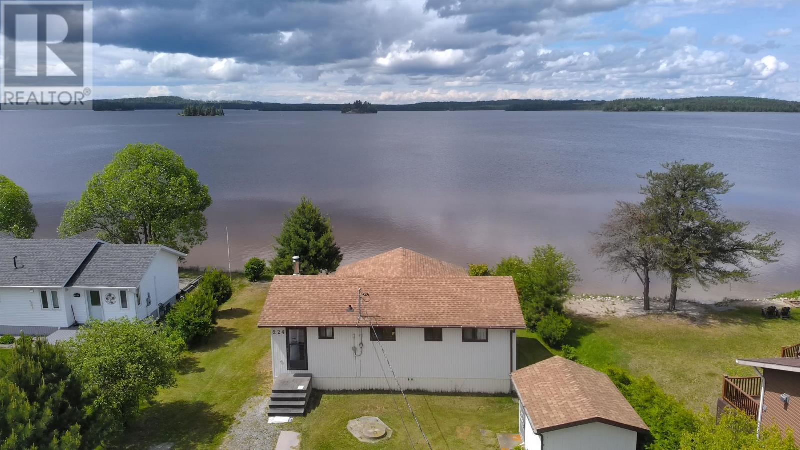 224 Lakeshore DR