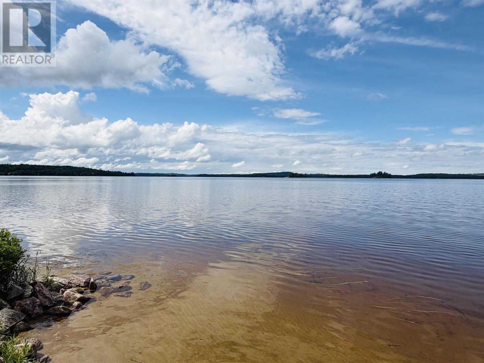 224 Lakeshore DR