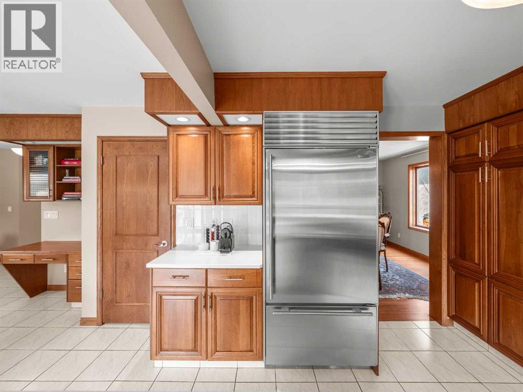 146 Edgeview Road NW