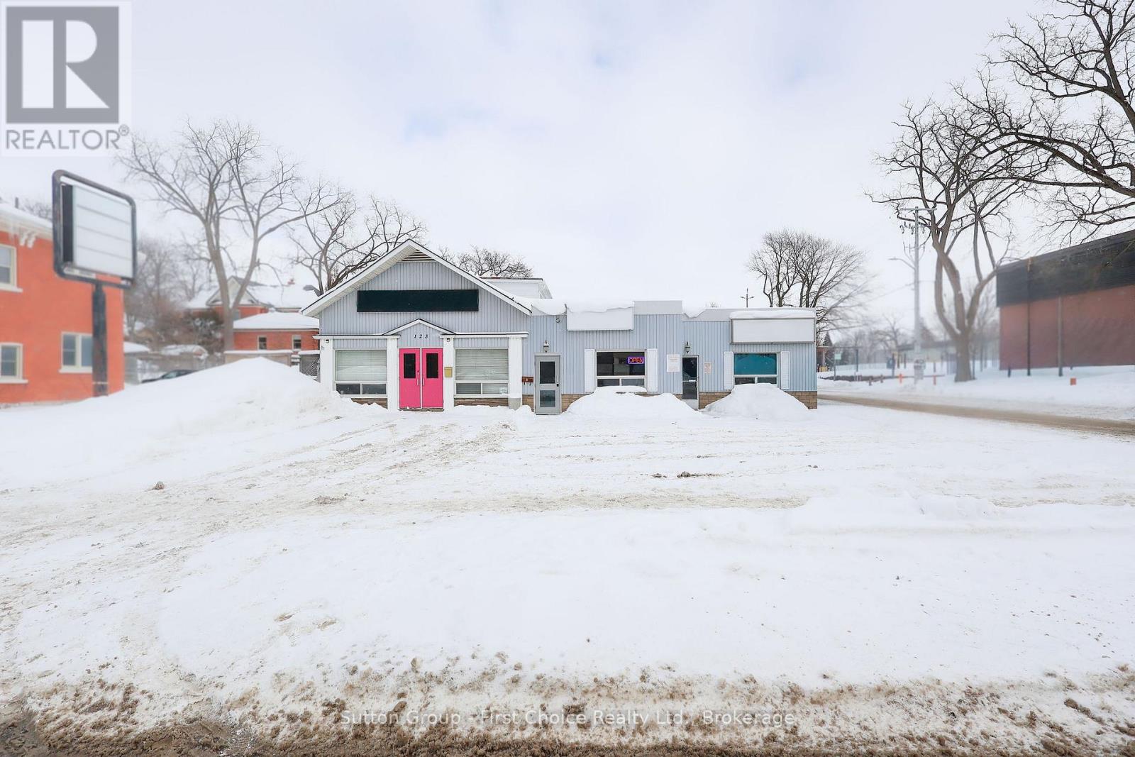 123 WATERLOO STREET S