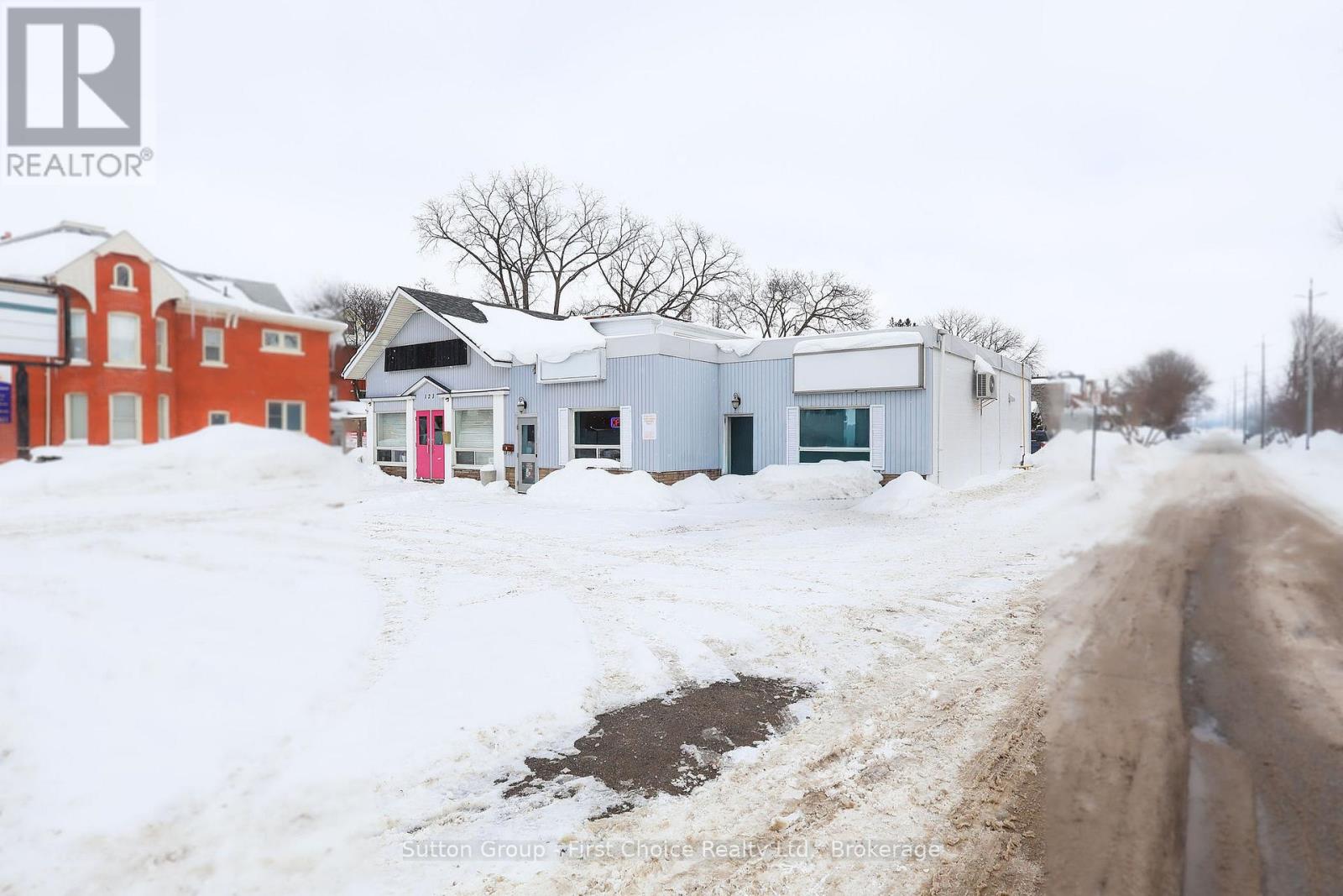 123 WATERLOO STREET S