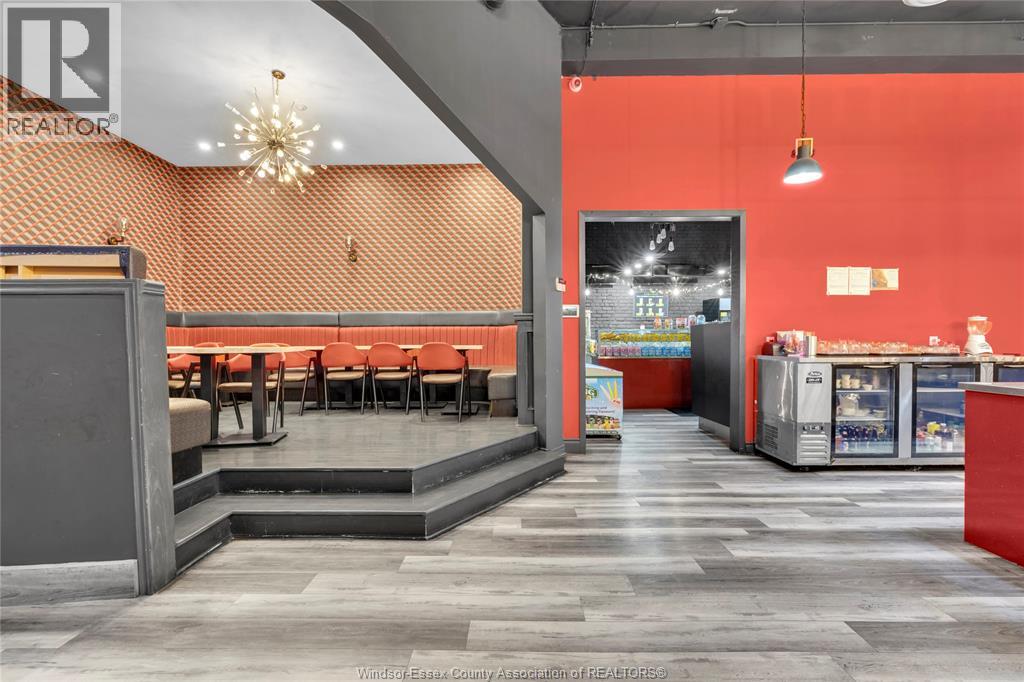 251-271 Ouellette AVENUE