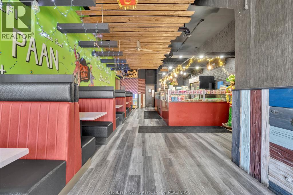 251-271 Ouellette AVENUE