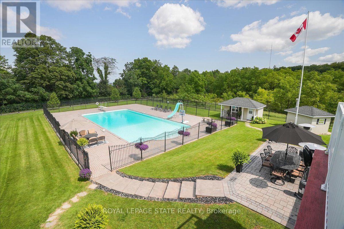 10 AZALEA COURT