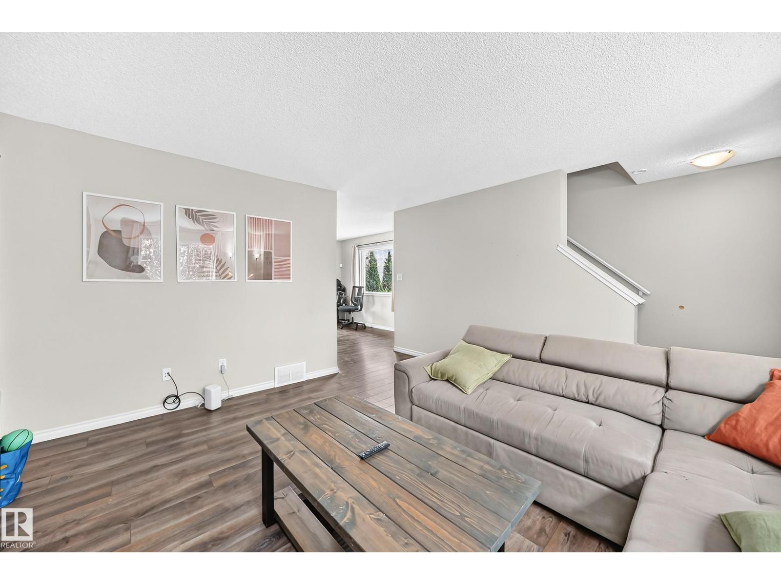#21 8716 179 AV NW