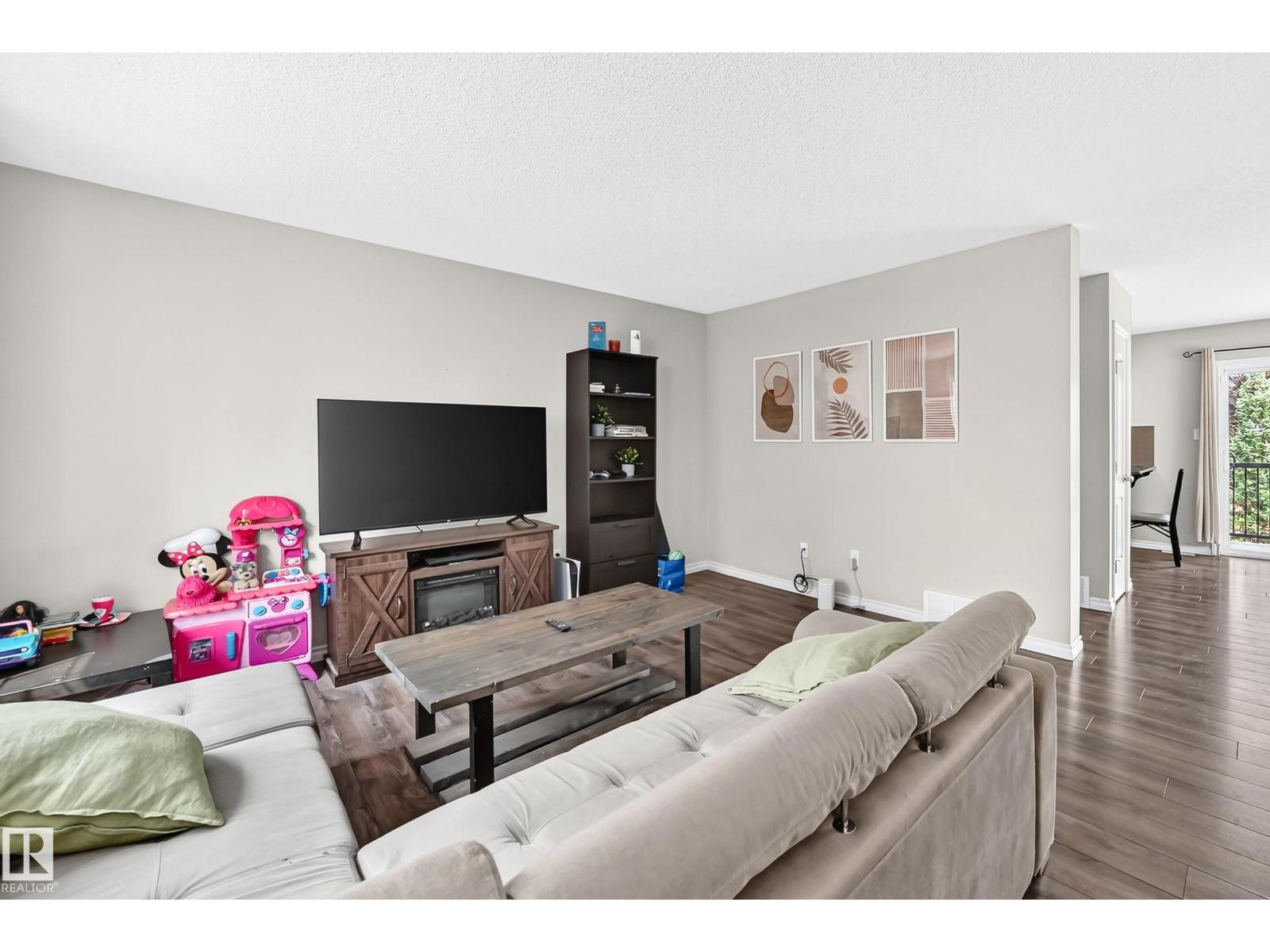 #21 8716 179 AV NW