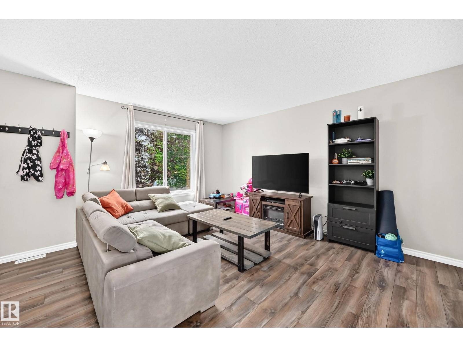 #21 8716 179 AV NW