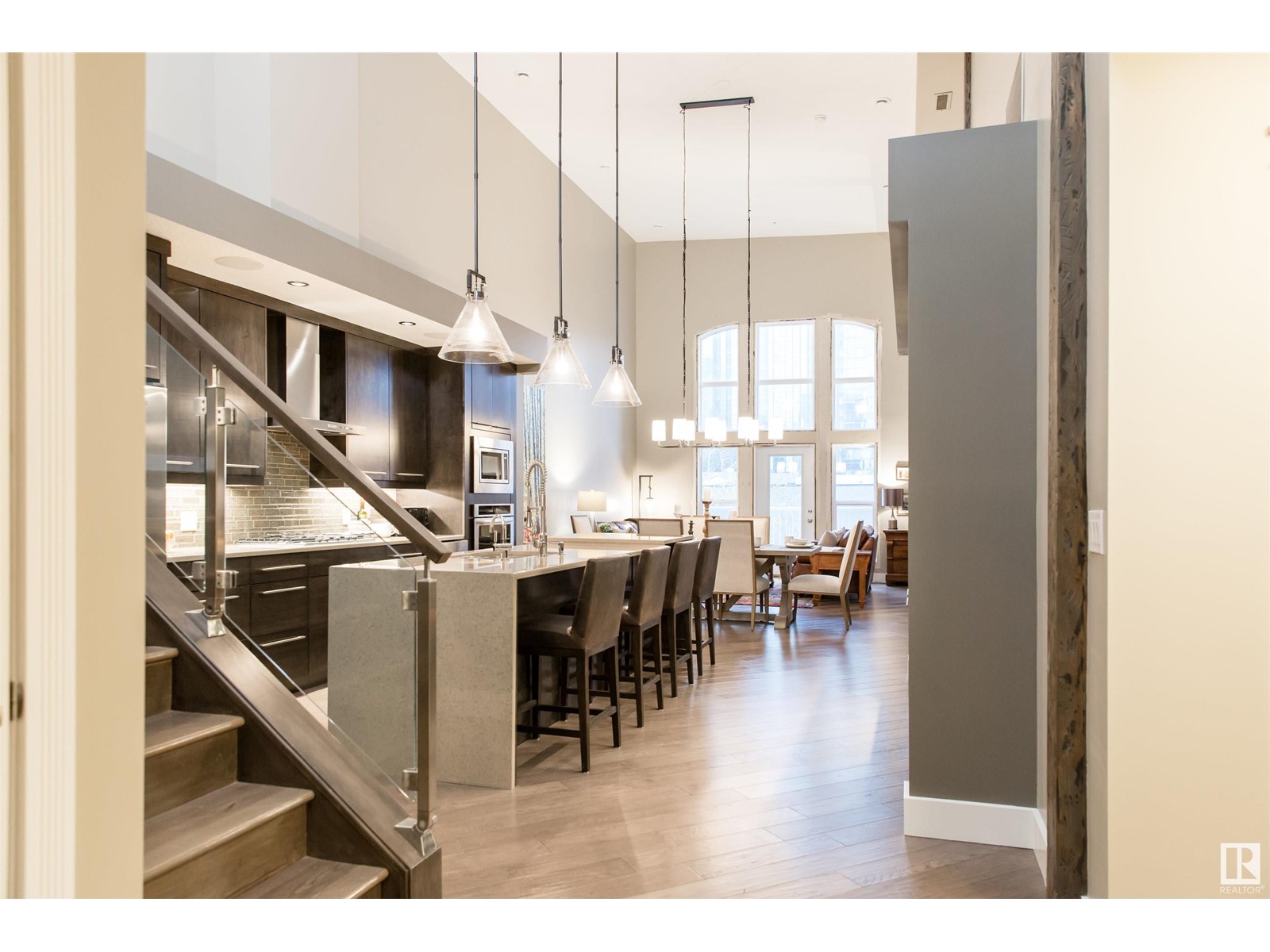#401 10154 103 ST NW