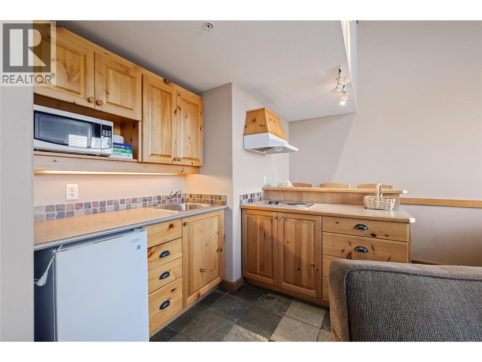 5335 Big White Road Unit# 206