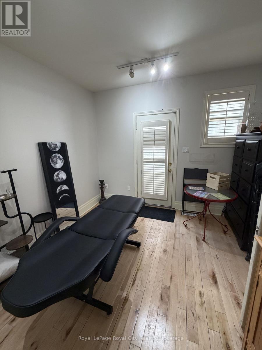 106-108 WOOLWICH STREET