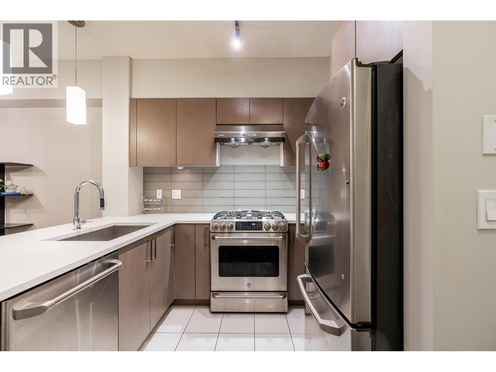 703 10033 RIVER DRIVE