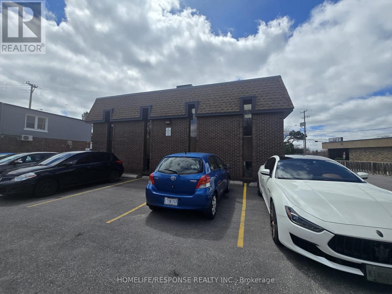 4 - 1454 KING STREET E