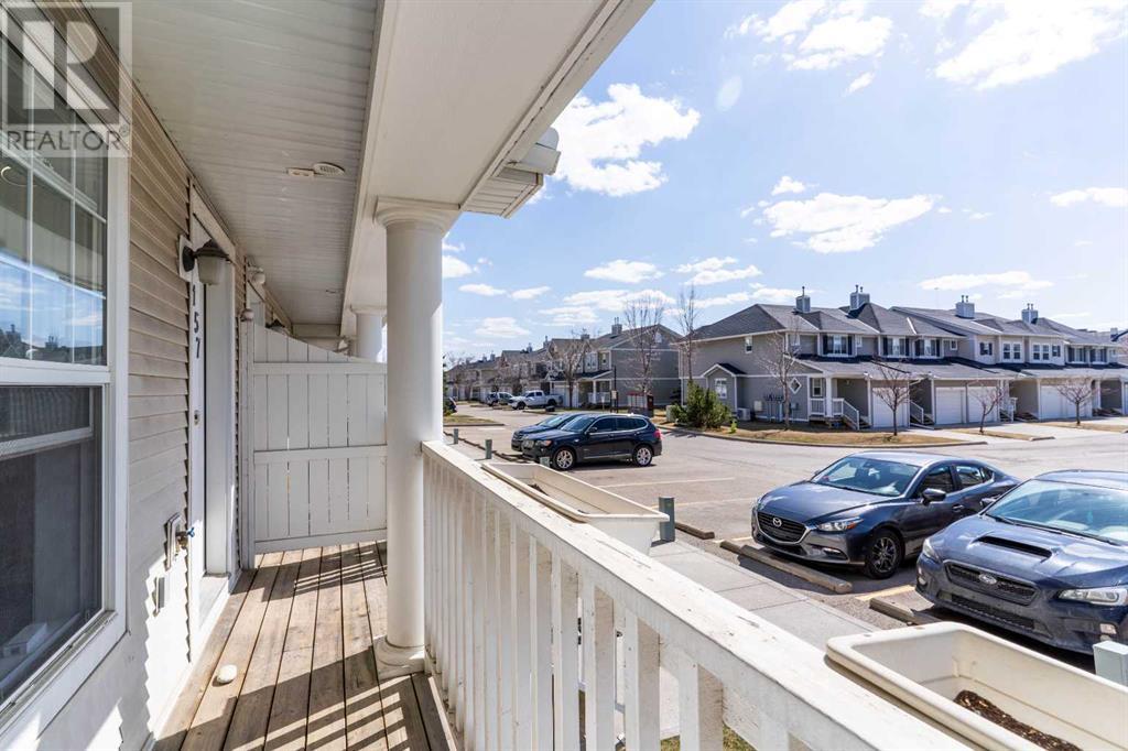 157 Country Village Manor NE